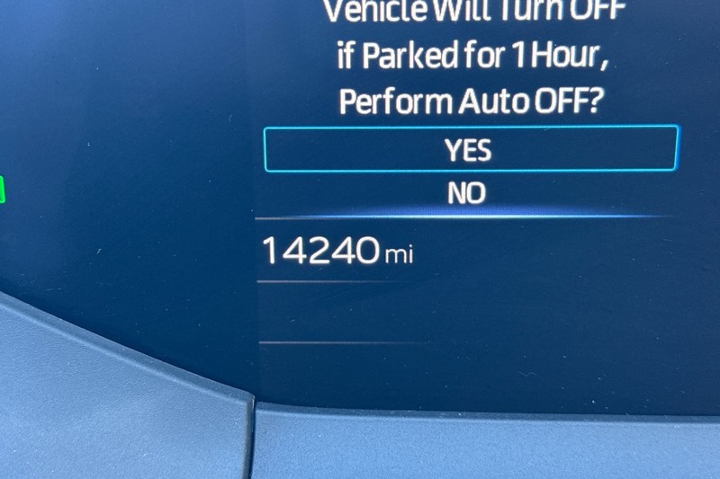 Toyota Prius Vehicle Full-screen Gallery Image 42