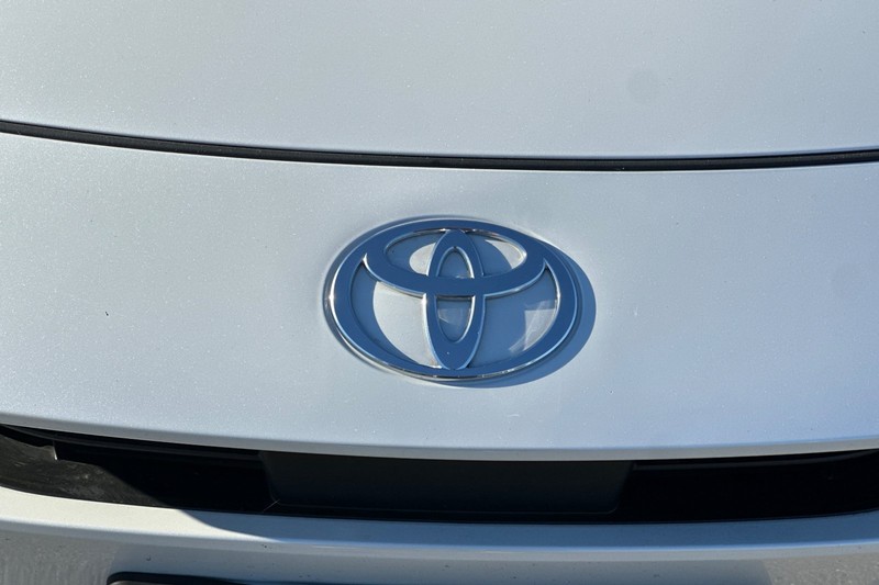 Toyota Prius Vehicle Full-screen Gallery Image 47