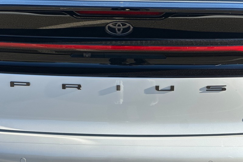 Toyota Prius Vehicle Full-screen Gallery Image 49