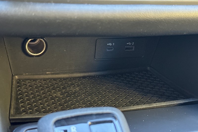 Nissan Pathfinder Vehicle Full-screen Gallery Image 31