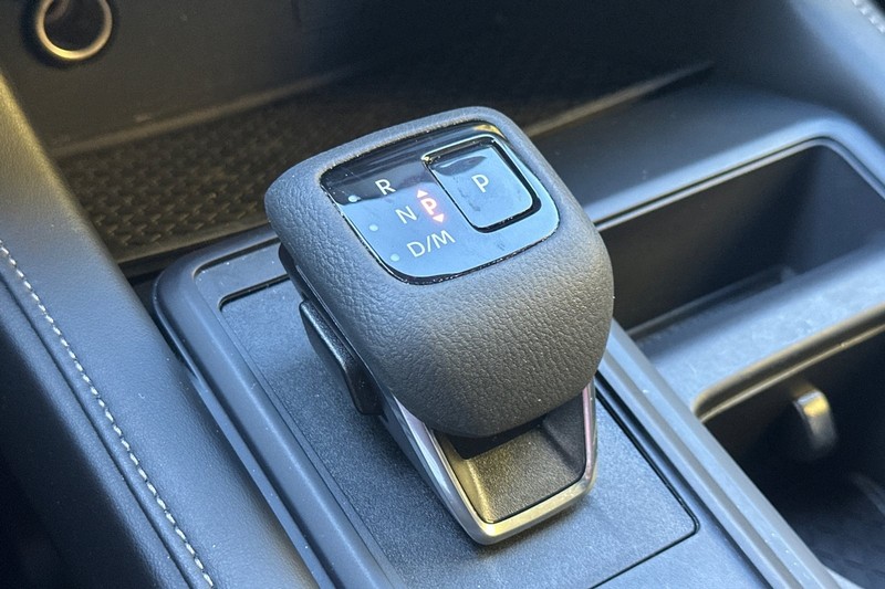 Nissan Pathfinder Vehicle Full-screen Gallery Image 34