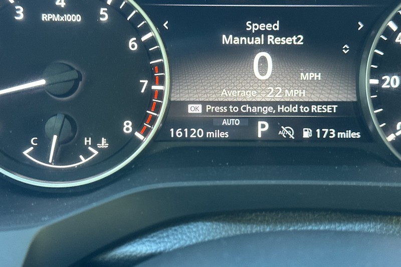 Nissan Pathfinder Vehicle Full-screen Gallery Image 42