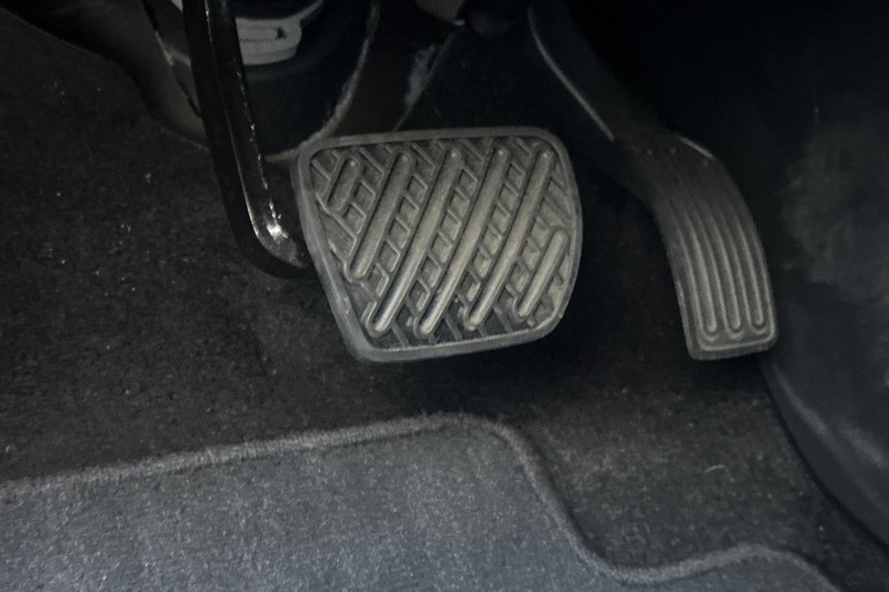 Nissan Pathfinder Vehicle Full-screen Gallery Image 44