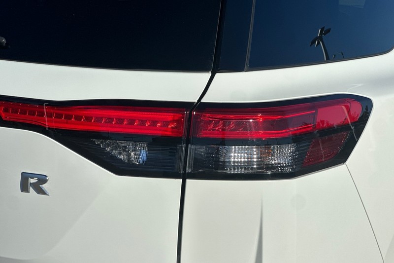 Nissan Pathfinder Vehicle Full-screen Gallery Image 50