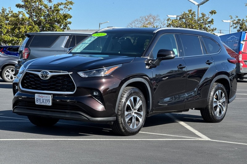 Toyota Highlander Vehicle Full-screen Gallery Image 08