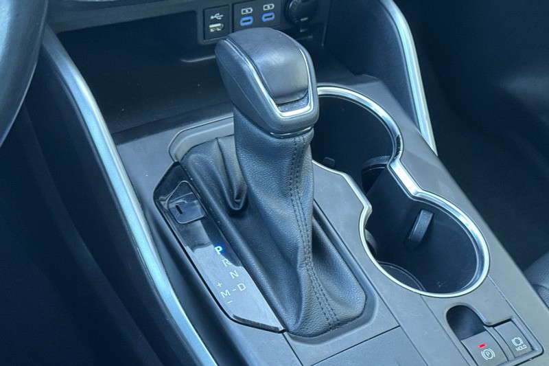 Toyota Highlander Vehicle Full-screen Gallery Image 34