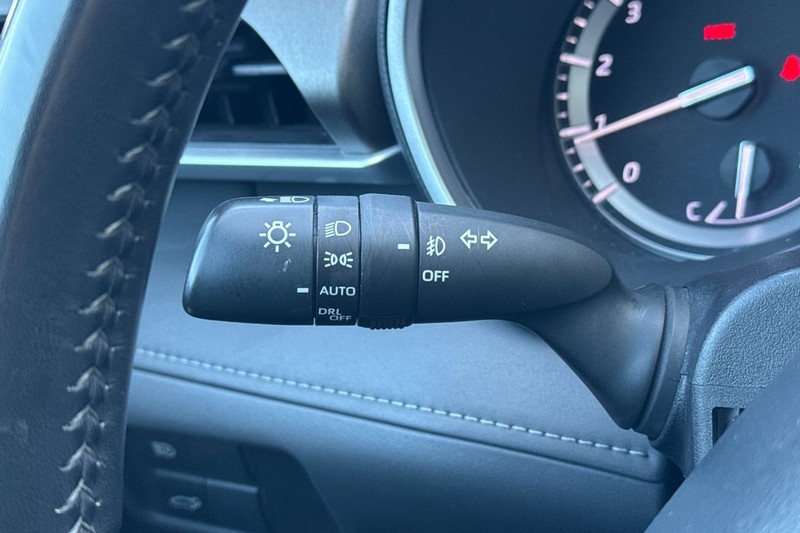 Toyota Highlander Vehicle Full-screen Gallery Image 38