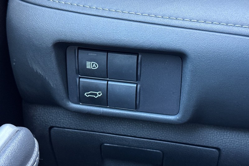 Toyota Highlander Vehicle Full-screen Gallery Image 43