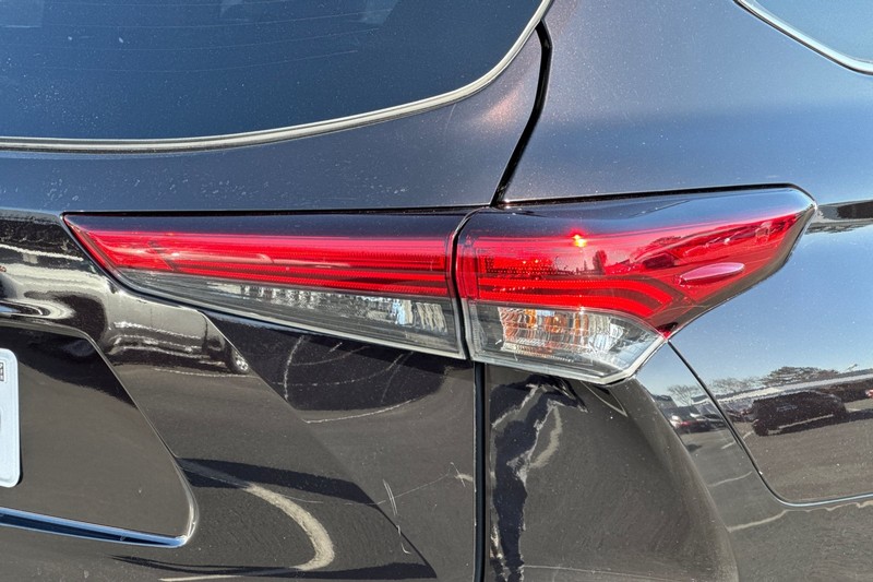 Toyota Highlander Vehicle Full-screen Gallery Image 50