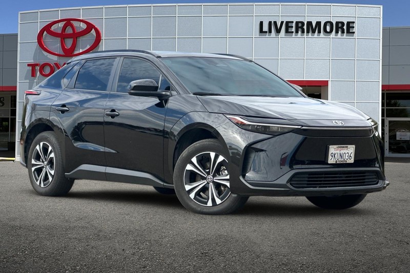 Toyota bZ4X Vehicle Full-screen Gallery Image 02