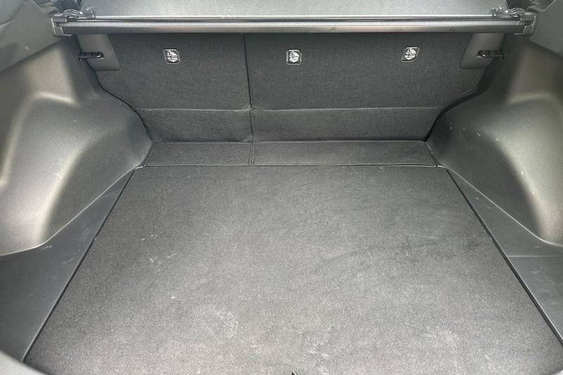 Toyota bZ4X Vehicle Full-screen Gallery Image 17