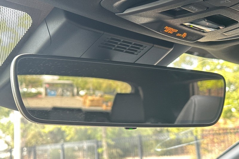 Toyota bZ4X Vehicle Full-screen Gallery Image 25