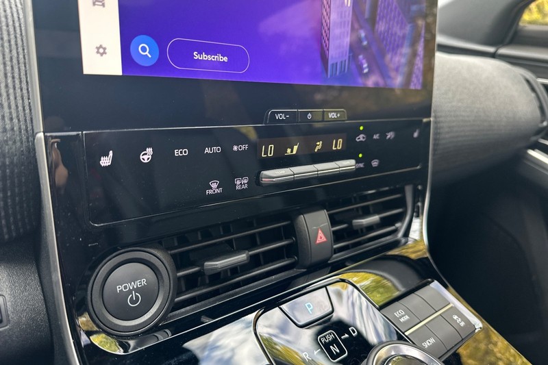 Toyota bZ4X Vehicle Full-screen Gallery Image 28