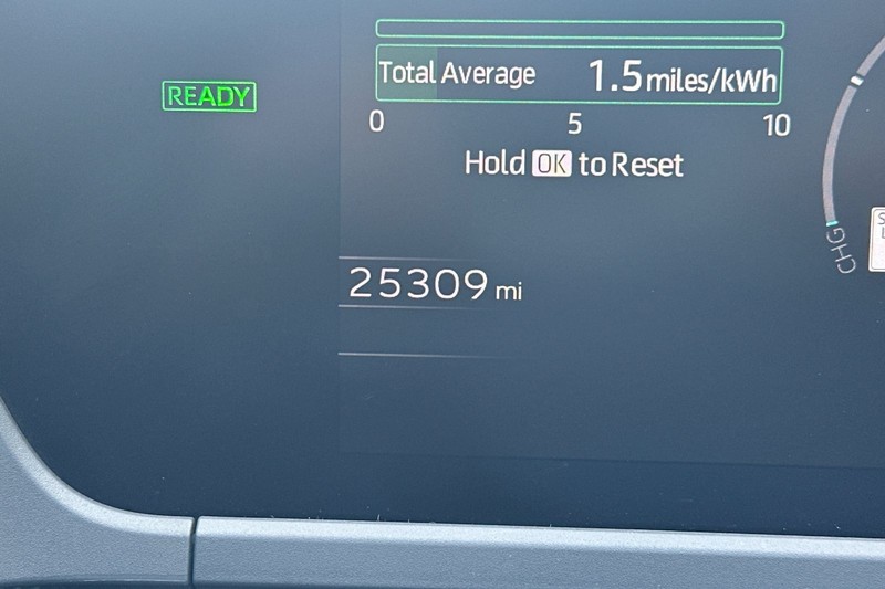 Toyota bZ4X Vehicle Full-screen Gallery Image 39