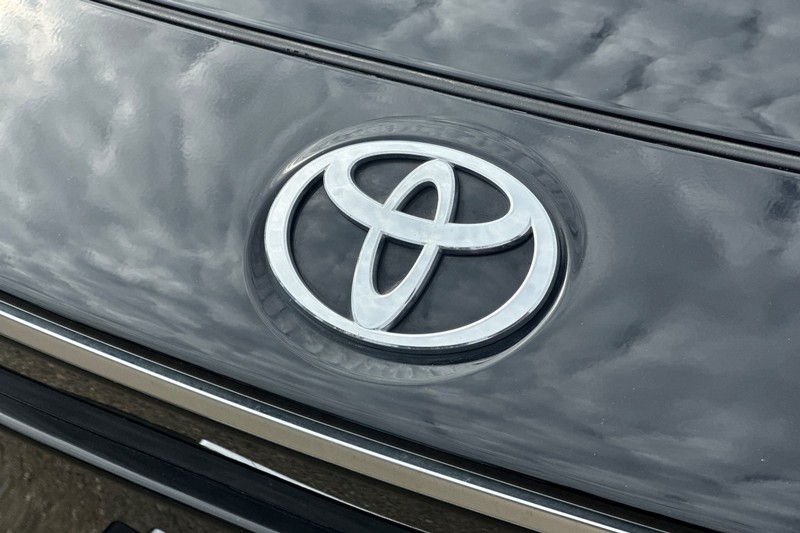 Toyota bZ4X Vehicle Full-screen Gallery Image 45