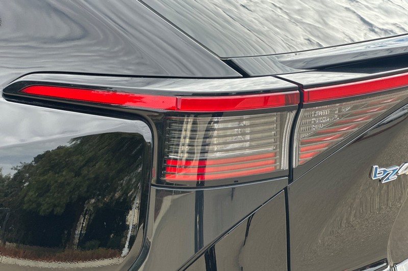 Toyota bZ4X Vehicle Full-screen Gallery Image 46