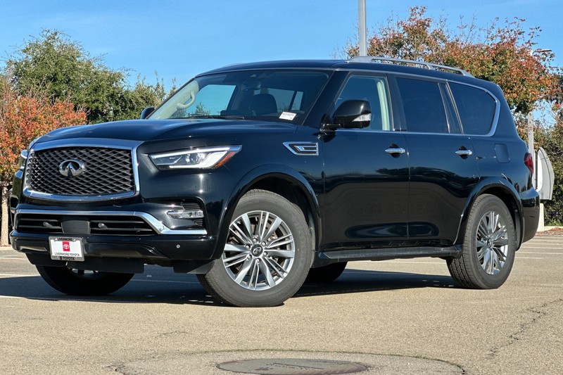 INFINITI QX80 Vehicle Full-screen Gallery Image 08