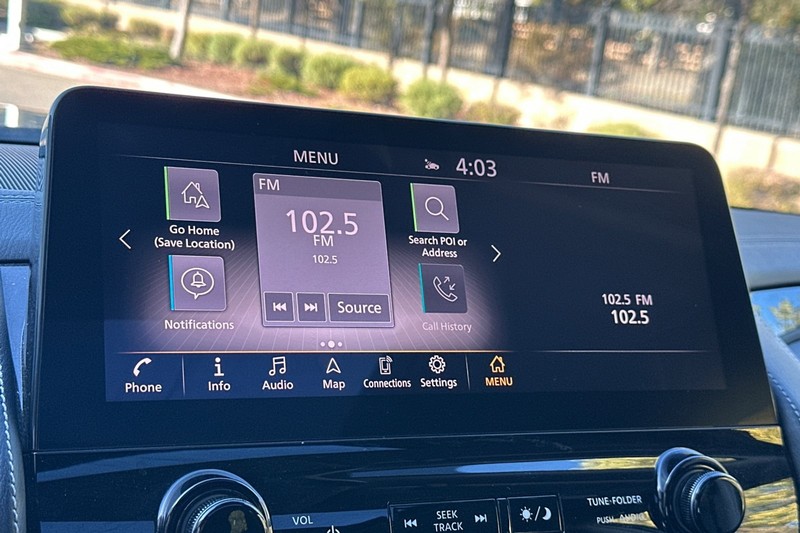 INFINITI QX80 Vehicle Full-screen Gallery Image 27