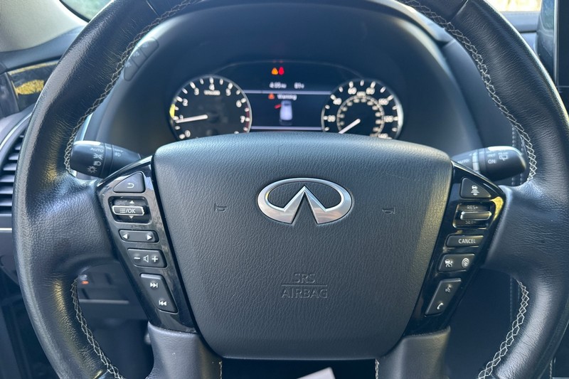 INFINITI QX80 Vehicle Full-screen Gallery Image 37
