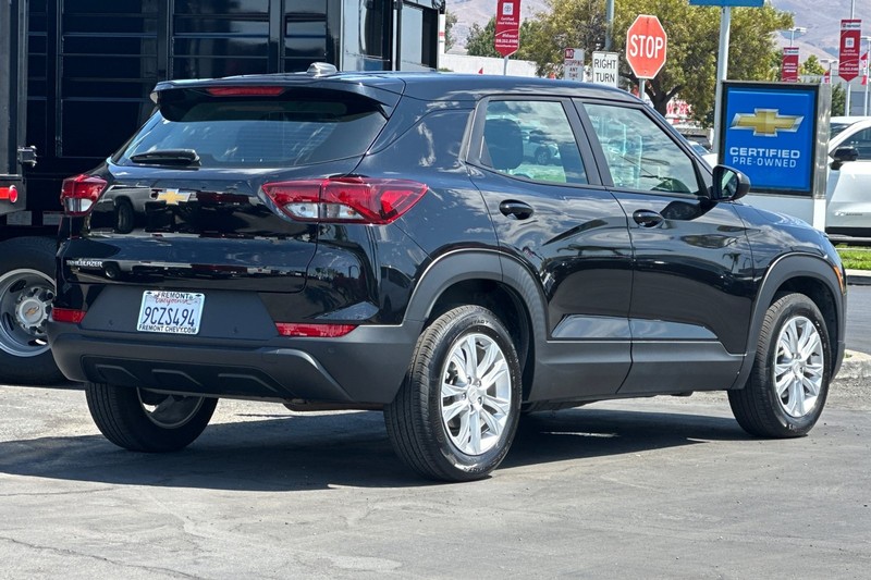 Chevrolet Trailblazer Vehicle Full-screen Gallery Image 04