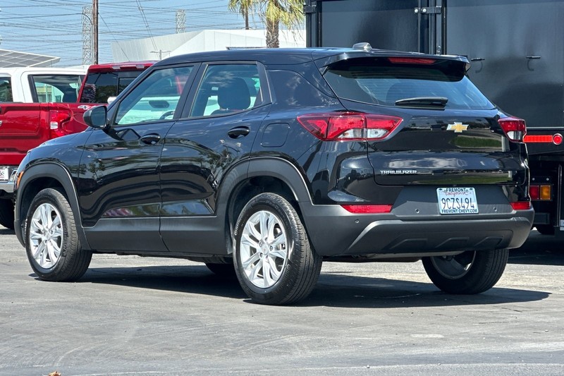 Chevrolet Trailblazer Vehicle Full-screen Gallery Image 06