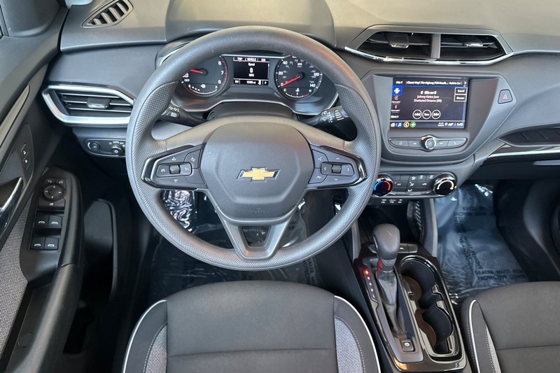 Chevrolet Trailblazer Vehicle Full-screen Gallery Image 16