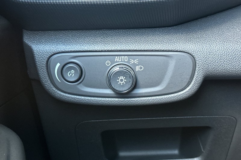 Chevrolet Trailblazer Vehicle Full-screen Gallery Image 41