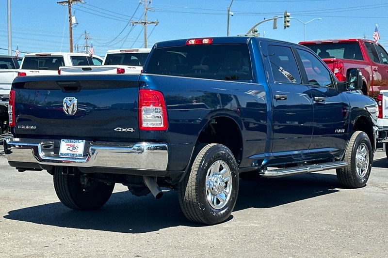 Ram 2500 Vehicle Full-screen Gallery Image 04