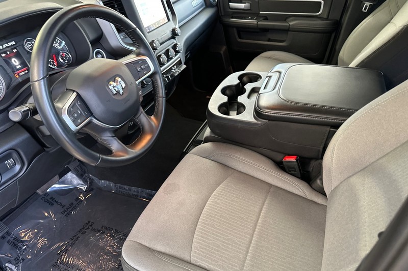 Ram 2500 Vehicle Full-screen Gallery Image 10