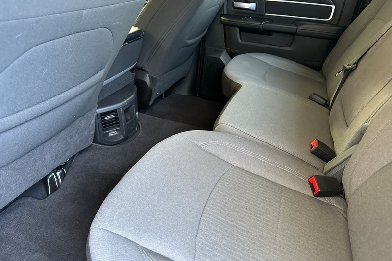 Ram 2500 Vehicle Full-screen Gallery Image 14