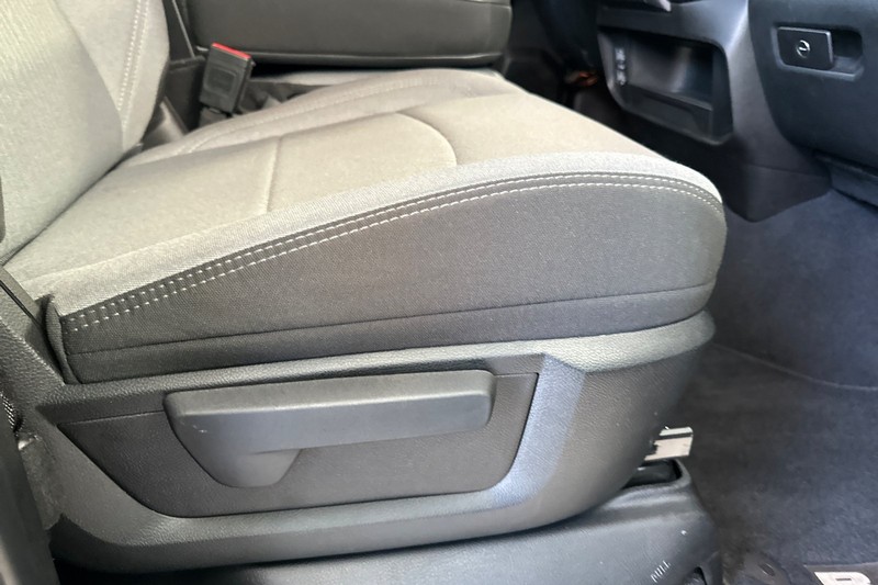 Ram 2500 Vehicle Full-screen Gallery Image 22