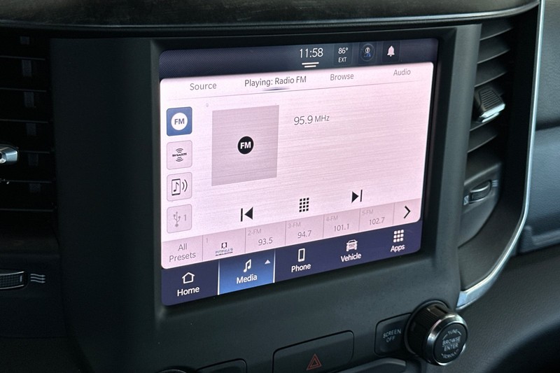 Ram 2500 Vehicle Full-screen Gallery Image 25