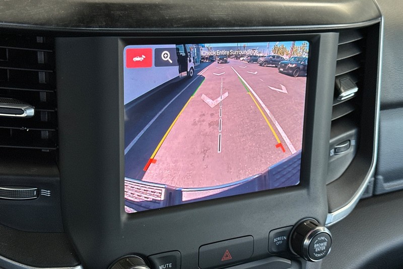 Ram 2500 Vehicle Full-screen Gallery Image 26