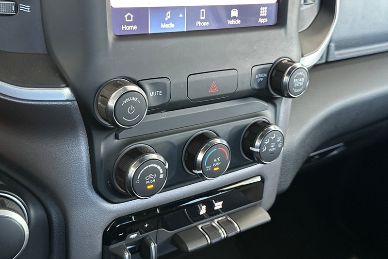 Ram 2500 Vehicle Full-screen Gallery Image 30