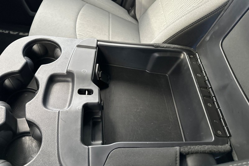 Ram 2500 Vehicle Full-screen Gallery Image 31