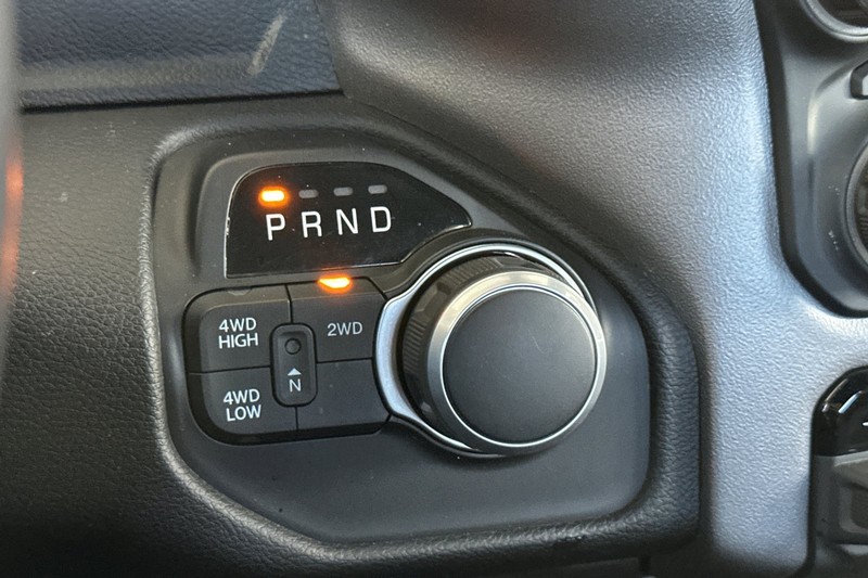 Ram 2500 Vehicle Full-screen Gallery Image 32