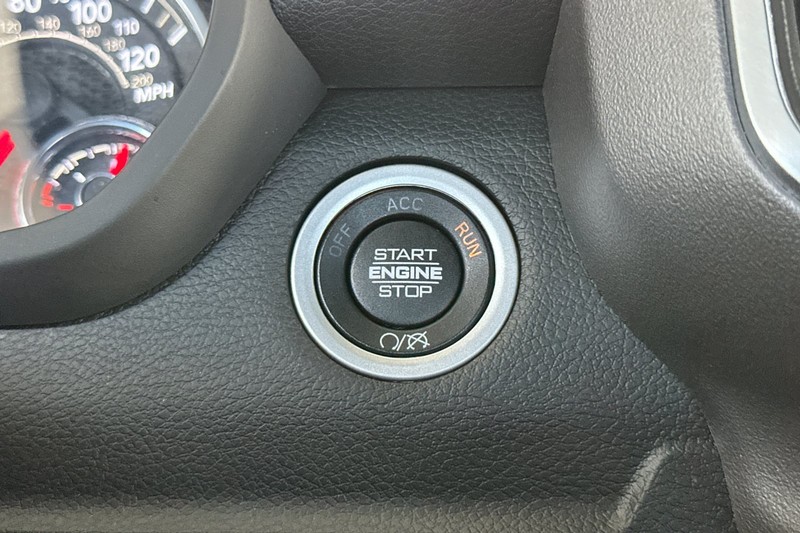 Ram 2500 Vehicle Full-screen Gallery Image 33