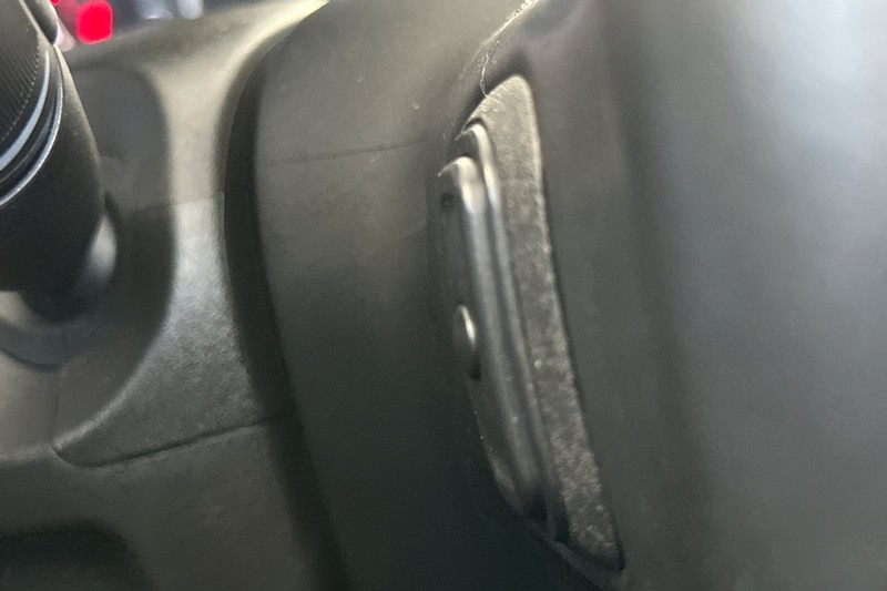 Ram 2500 Vehicle Full-screen Gallery Image 36