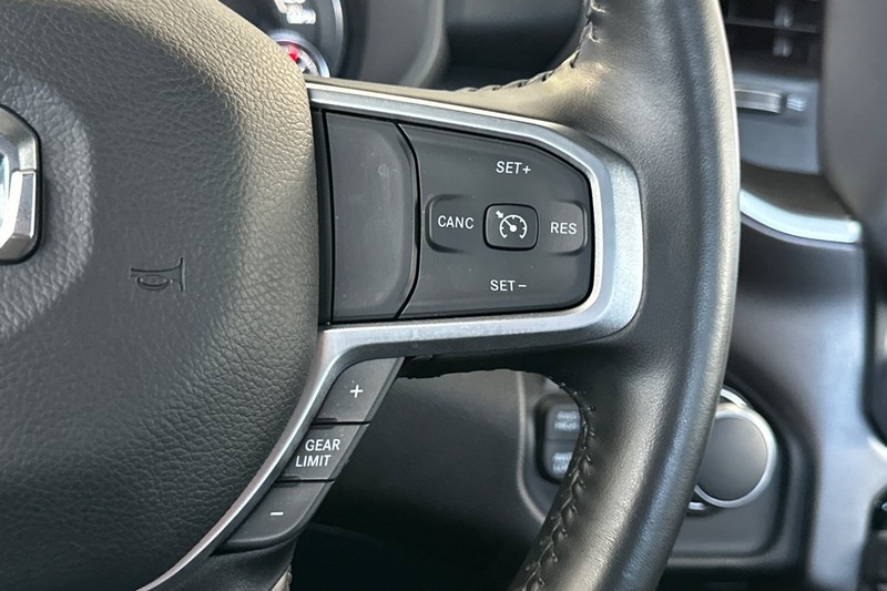 Ram 2500 Vehicle Full-screen Gallery Image 37