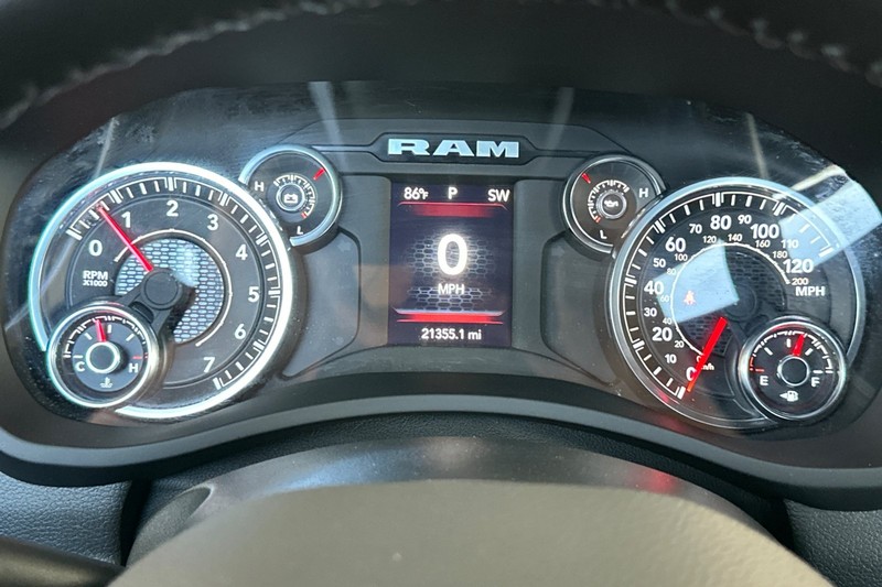 Ram 2500 Vehicle Full-screen Gallery Image 39