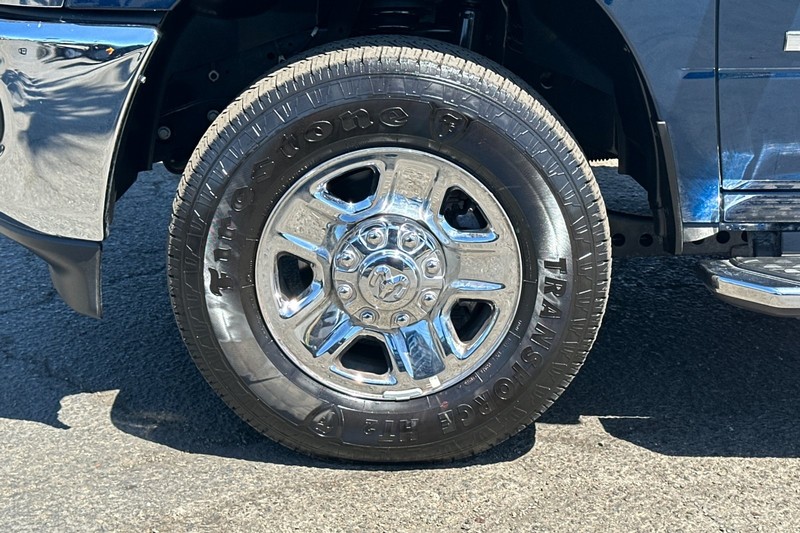 Ram 2500 Vehicle Full-screen Gallery Image 44