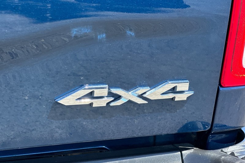 Ram 2500 Vehicle Full-screen Gallery Image 50