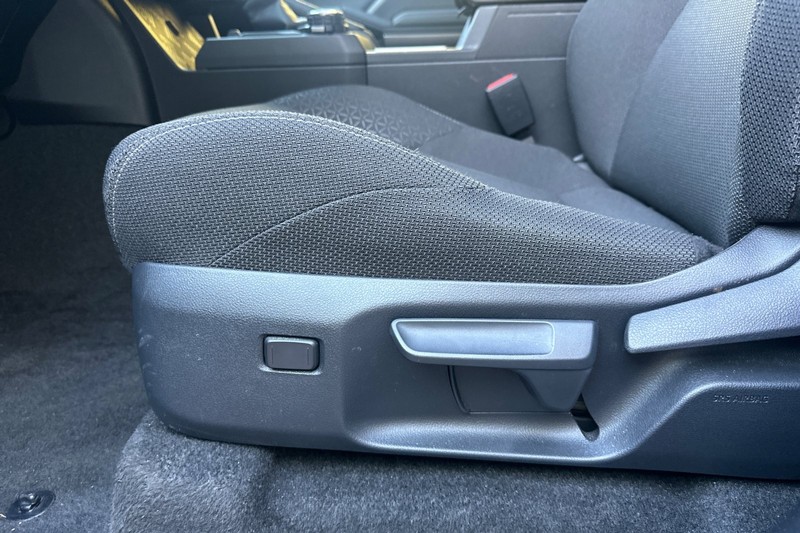 Toyota 4Runner Vehicle Full-screen Gallery Image 13