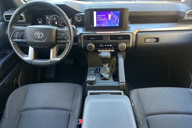 Toyota 4Runner Vehicle Full-screen Gallery Image 15