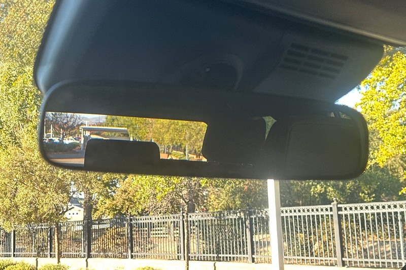 Toyota 4Runner Vehicle Full-screen Gallery Image 25