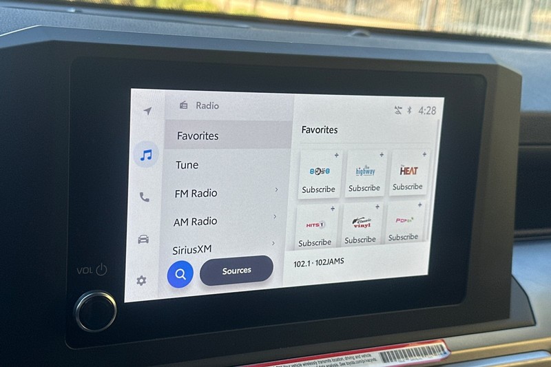 Toyota 4Runner Vehicle Full-screen Gallery Image 26