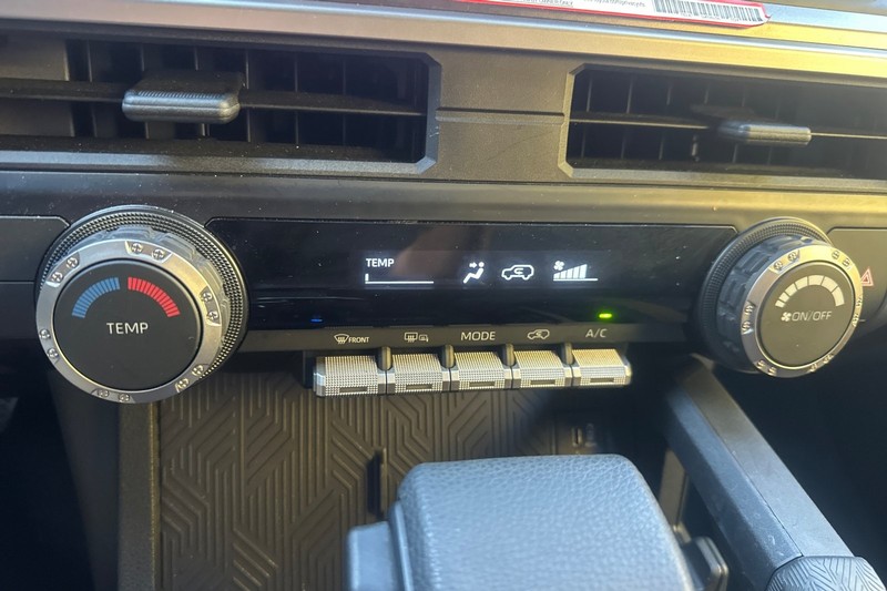 Toyota 4Runner Vehicle Full-screen Gallery Image 28