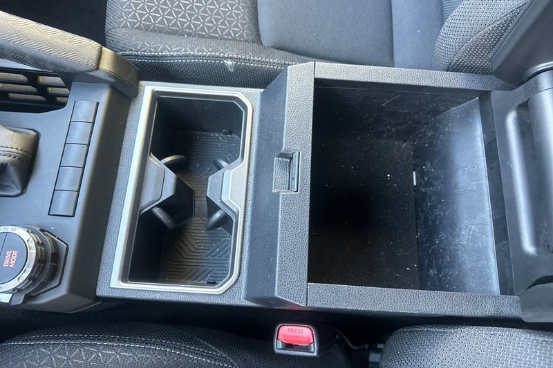 Toyota 4Runner Vehicle Full-screen Gallery Image 33