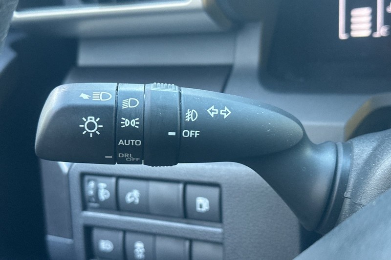 Toyota 4Runner Vehicle Full-screen Gallery Image 38