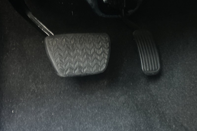 Toyota 4Runner Vehicle Full-screen Gallery Image 45